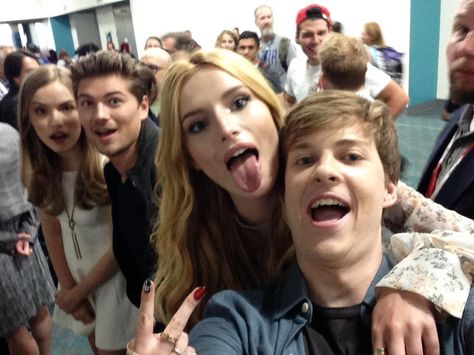 Scream Tv Series Cast, John Karna, Amadeus Serafini, Scream Show, Scream Mtv, Willa Fitzgerald, Scream Series, Scream Tv Series, Carlson Young