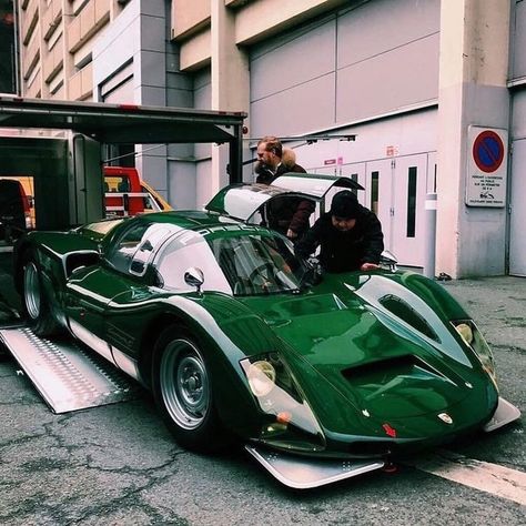 Porsche 906, Porsche Girl, Auto Vintage, Porsche Classic, Classic Sports Cars, Classy Cars, Classic Porsche, Porsche Cars, Pretty Cars