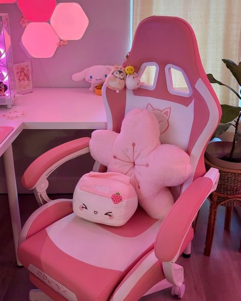 enjoying a cozy pink desk setup look before i start decorating for the holidays ૮ ․ ․ ྀིა . . . 💬 gamer girl room inspo | gamer girl setup | aesthetic desk set up | desk setups | pink gaming setup | cozy gaming setup pink | cute pc setup | pink gaming chair | pink keyboard | white pc build | pink gaming monitors pixio 🏷️ #pcsetup #pinksetup #pinkgamingsetup #pinkgamergirl #gamingsetup #gamingroomsetup #aesthetic #girlyroom #pinkbedroom #desksetups #gamergirlsetup Room Inspo Gamer, Cute Gamer Room, Kawaii Pc Setup, Pink Game Room, Cute Pc Setup, White Pc Build, Gaming Setup Cozy, Gaming Chair Pink, Gamer Girl Room