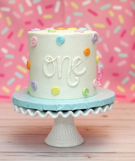 First Fiesta Cake Smash, Simple One Year Birthday Cake, Smash Cake Sweet One, Minimalist Smash Cake, Sweet One Smash Cake Girl, Baby Smash Cake Ideas, One Year Old Cake Ideas, Cake For One Year Old Girl, 1birthday Cake Boy