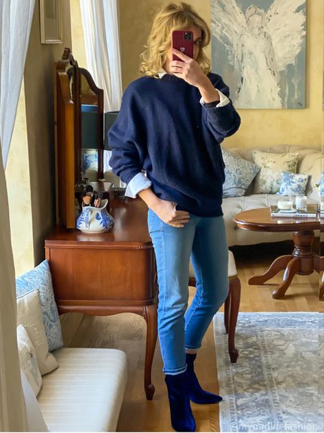 How to wear a navy crew neck jumper with classic wardrobe staples . . . #ootd #outfit #outfitoftheday #look #lookdujour #style #styleoftheday #dailylook #lookoftheday #instalook #instaoutfit #instapic #mymidlifefashion #timelessstyle #effortlesschic #fashion #outfitinspiration #outfitdujour #styleover40 #fashionover40 #classicstyle Navy Jumper Outfit, Midlife Fashion, Jeans Heels, Navy Jumper, Insta Outfits, Jumper Style, Jumper Outfit, Jeans With Heels, Navy Outfit