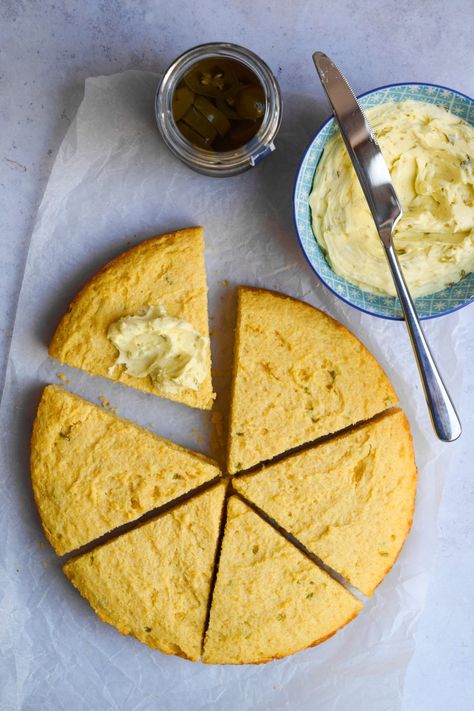 Jalapeño Butter, Polenta Cornbread, Carb Sides, Easy Cakes, Cornbread Recipe, Biscuit Recipes, Beautiful Food Photography, Bread Loaf, Corn Bread Recipe