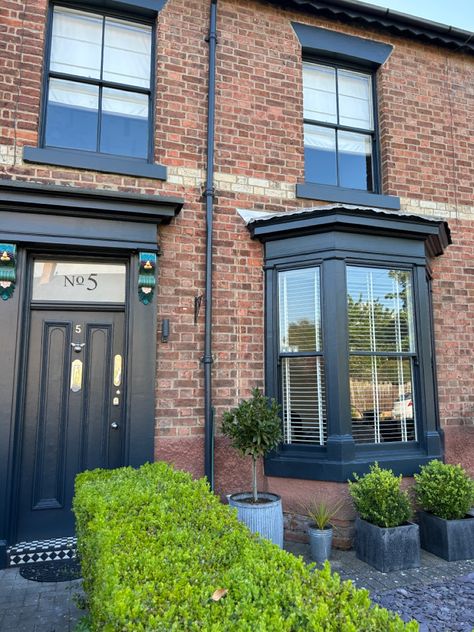 Victorian terrace make over Victorian Terrace House Exterior Colour, Porch Extension Ideas, Victorian Terrace Exterior, Victorian Terrace House Exterior, Black Terrace, Small Victorian Terrace Interior, Outside House Paint Colors, Brick Makeover, Edwardian Terrace