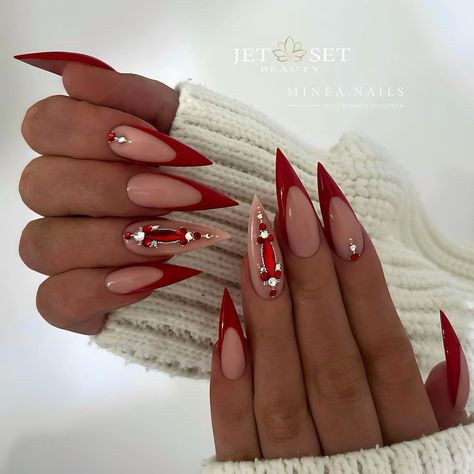 Posted by Zoe Scott: Dive into the festive fashion world with our guide on "20 Stiletto Christmas Nails." This post is your ultimate resource for embracing the holiday sea... Stiletto Christmas Nails, Cardi B Nails, Pink Stiletto Nails, Red Stiletto Nails, Christmas Nail Ideas, Pointy Nails, Red Christmas Nails, Nude Nail Designs, Long Nail Designs