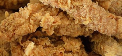 KFC Crispy Strips Recipe Oven Baked Fried Chicken, Popeyes Fried Chicken, Baked Fried Chicken, Popeyes Chicken, Spicy Fried Chicken, Gourmet Sandwiches, Fast Foods, Fried Chicken Sandwich, Southern Fried Chicken