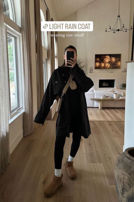 Long Black Raincoat Outfit, Rain Winter Outfit, Black Rain Coat Outfit, Rain Jacket Outfits, Black Rain Jacket Outfit, Black Raincoat Outfit, Rain Coat Outfits, All Black Athleisure, Raining Outfit