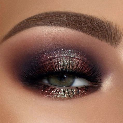 Eye Makeup Glitter, Peekaboo Highlights, Galaxy Makeup, Makeup Tip, Make Up Inspiration, Smoky Eyes, Makijaż Smokey Eye, Kesha, Smokey Eyes