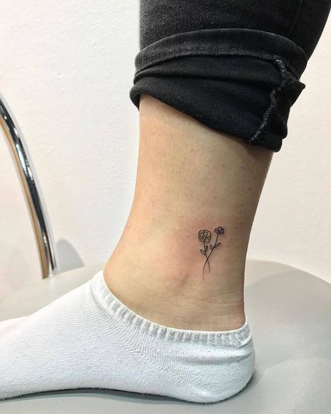 Tiny Flower Tattoos, Carnation Tattoo, Simple Flower Tattoo, Tiny Tats, Ink Therapy, Poppies Tattoo, Foot Tattoos For Women, Tattoos For Women Flowers, Mini Tattoo