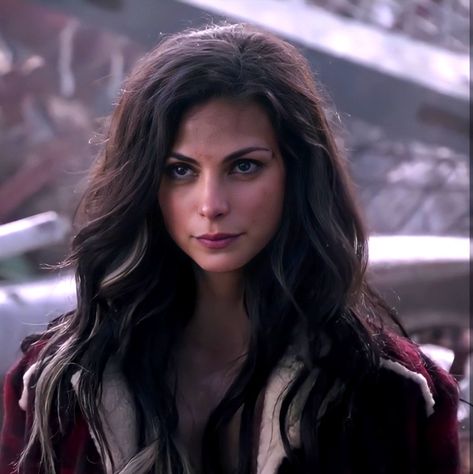 Famous Female Actors, Vanessa Deadpool, Copycat Marvel, Deadpool Vanessa, Wade And Vanessa, Female Deadpool, Morena Baccarin Deadpool, Vanessa Carlysle, Lady Deadpool