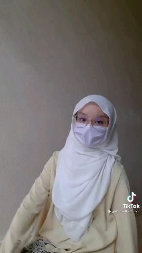 Style Tudung Shawl, Shawl Tutorial Hijab, Tutorial Tudung, Style Hijab Simple, Shawl Tutorial, Simple Hijab Tutorial, Hijabista Fashion, Good Photo Editing Apps, Simple Hijab