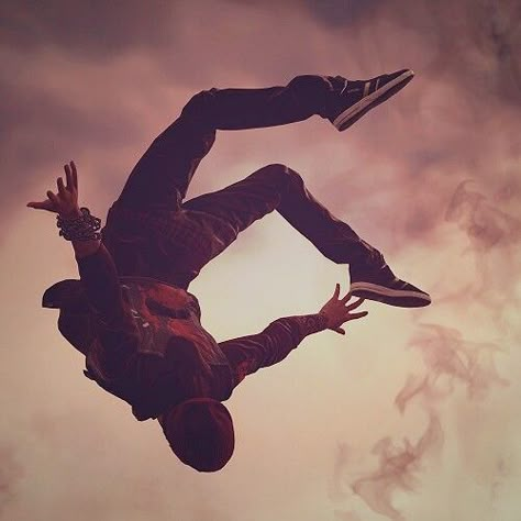 Infamous second son Infamous Second Son, Action Pose Reference, Theme Tattoo, Drawing Body Poses, Human Reference, 다크 판타지, Body Reference Poses, 캐릭터 드로잉, Human Poses Reference