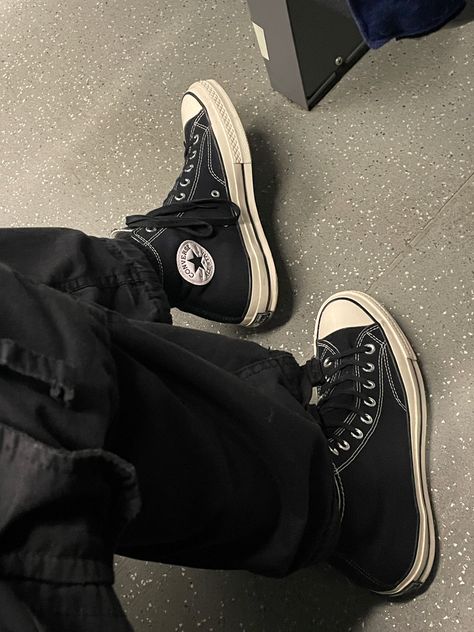 Black Converse With Colored Laces, Chuck 70 Black Outfit, Converse Chuck Taylor 70s Outfit, Chuck Taylor 70s Outfit, Chuck Taylors Outfit, Converse Chuck Taylor 70s, Chuck 70 Converse, Chuck Taylor 70s, Rue Bennett