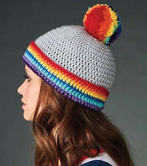 Free_crochet_bobble_hat_pattern_side Crochet Rainbow Beanie, Crochet A Hat, Diy Clothes Projects, Wooly Hat, Crochet Bobble, Diy Fashion Projects, Crochet Rainbow, Learn Makeup, Hat Patterns Free