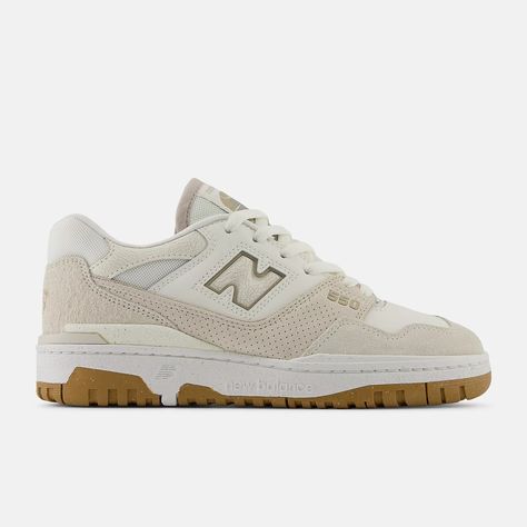 550 - New Balance Vetements Shirt, Baskets Nike, Adidas Campus, Casual Sneakers Women, Nike Air Max Plus, Air Max Plus, New Balance Women, Shorts With Tights, Air Max 1