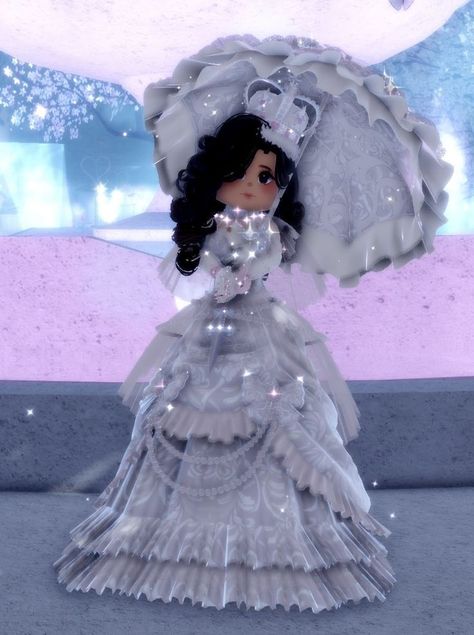 Royalty Outfit Royale High, Royale High Outfit Color Palette, Royal High Royalty Outfits, Beauty Pageant Royale High Theme, Silver Slay Royale High Outfit, Silver Slay Royale High Sunset Island, Royalty Royale High Outfit, Royale High Formal Outfits, Rich Royale High Outfits