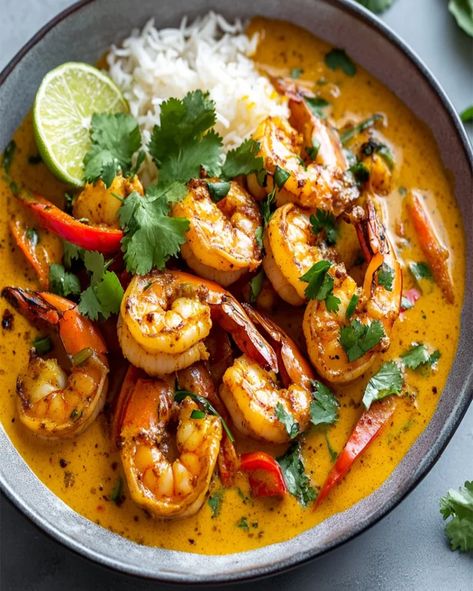 Coconut Curry Shrimp Recipe – Creamy, Spicy & Delicious Thai Coconut Shrimp Curry, Curry Coconut Shrimp, Shrimp Curry Recipe, Creamy Coconut Curry, Coconut Curry Shrimp, Shrimp Curry, Vegan Pasta Dish, Prawn Curry, Clean Eating Lunch And Dinner Recipes