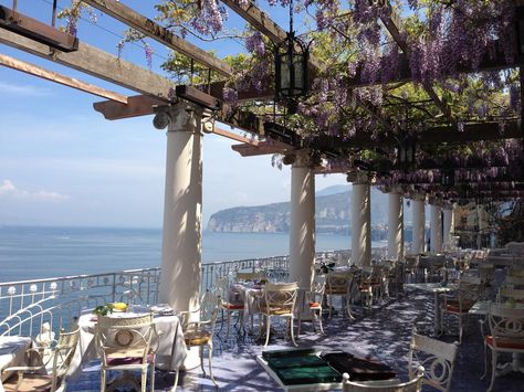 Where To Eat In Sorrento Italy, Hotel Sorrento Seattle, Bellevue Syrene, Sorrento To Capri, Bellevue Syrene Sorrento, Italy Hotel, Italy Places, Sorrento Hotel, Hotel Bellevue Syrene