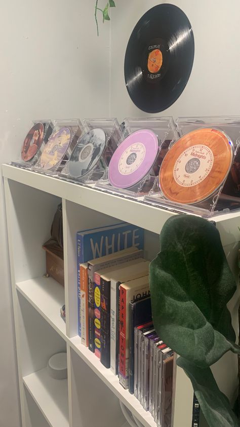 Cd Shelf Aesthetic, How To Display Cds, Swiftie Aesthetic Room, Taylor Swift Cd Display, Taylor Swift Inspired Room Decor, Room Ideas Taylor Swift, Cd Display Ideas, Taylor Swift Inspired Room, Swiftie Room Decor