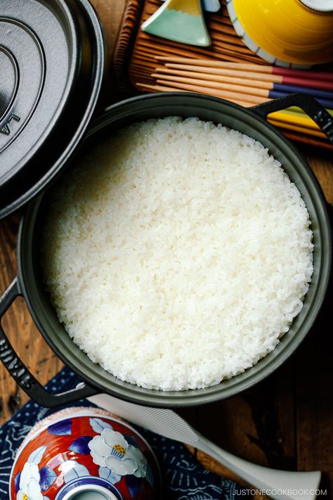 No rice cooker? No problem! Learn how to make a pot of Japanese rice on the stove. My simple tips and tricks will ensure that your steamed rice comes out perfectly every time. Rice On The Stove, Japanese Rice, How To Cook Rice, Steamed Rice, Rice Cooker, No Problem, How To Cook, Tips And Tricks, Stove