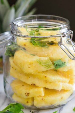 Spicy Pickled Pineapple - Running to the Kitchen® Pickled Pineapple, Fridge Pickles, Lacto Fermentation, Pickled Fruit, Appetizers Healthy, Pineapple Recipes, Pickled Ginger, Pickled Veggies, Pickled Vegetables