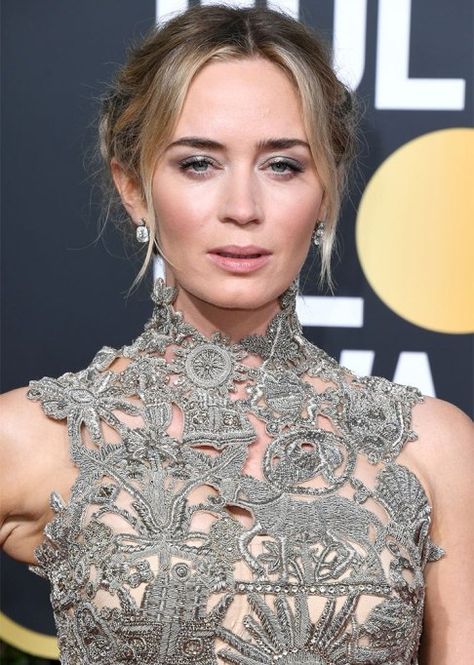 Awards Hairstyles, Golden Globes Hair, Camilla Belle, Mcqueen Dress, Emily B, Red Carpet Hair, John Krasinski, Jamie Lee, Golden Globe