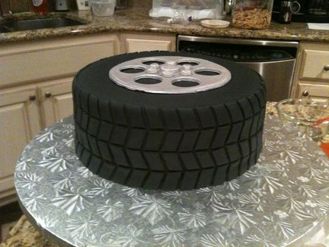 Yes It's Cake!: Tire Cake Tire Cake No Fondant, Mechanic Cake, Car Cakes For Men, Tire Cake, Motorcycle Cake, Wheel Cake, Bike Cakes, Shaped Cake Pans, Inside Cake