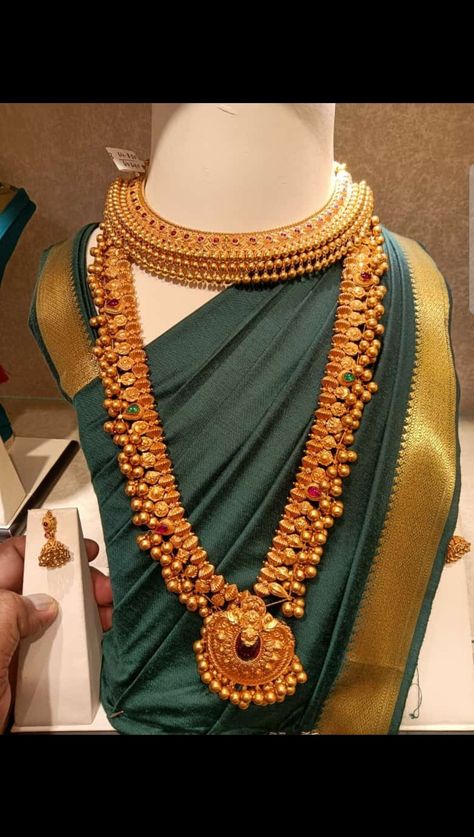 Maharashtrian Necklace Gold, Kolhapuri Saaj Gold, Traditional Maharashtrian Jewellery, Kolhapuri Saaj, Maharashtrian Jewellery, Temple Jewellery Earrings, Bridal Necklace Designs, Neck Pieces Jewelry, Gold Jewels Design