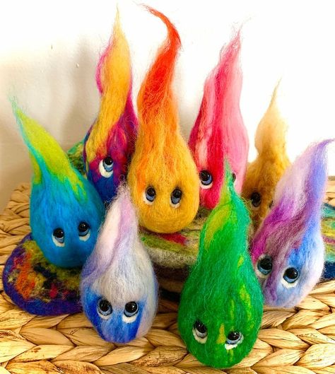 Make Someone Smile Today, Felting Crafts, Tovad Ull, Felting Techniques, Felt Monster, Felt Sewing, Make Someone Smile, Joy Gifts, Needle Felting Diy