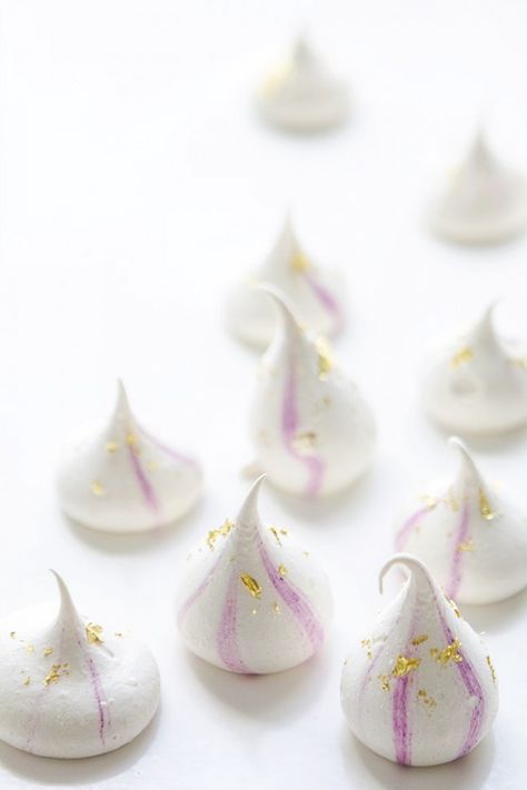 Easiest Meringue Cookie Recipe _ Bakers Royale Wedding Meringue Cookies, No Bake Meringue, Meringue Photography, Lavender Meringue, Easy Meringue Recipe, Easy Meringue Cookies, Meringues Recipe, Meringue Pops, Easy Meringues