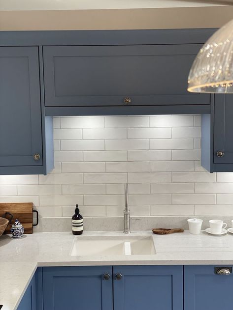 Metro Tiles Kitchen, Silestone Worktop, Latest Kitchen Trends, White Worktop, Metro Tiles, Blue Kitchen Cabinets, Stone Kitchen, Shaker Style Kitchens, Kitchen Trends