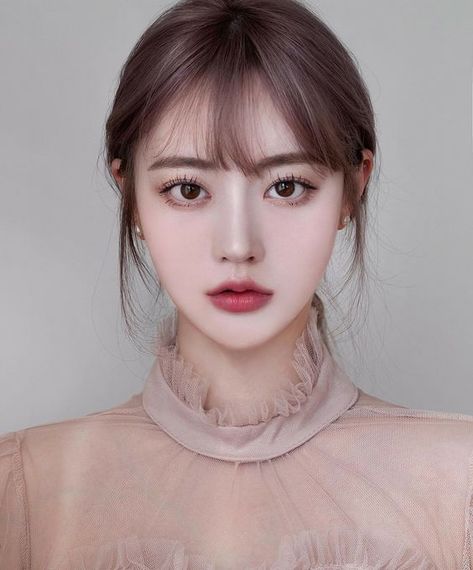 Job Interview Makeup, Korean Bangs Hairstyle, Korean Beauty Standards, Ulzzang Makeup, Penteado Cabelo Curto, Beauty Standards, Asian Makeup, Korean Beauty, Ulzzang Girl