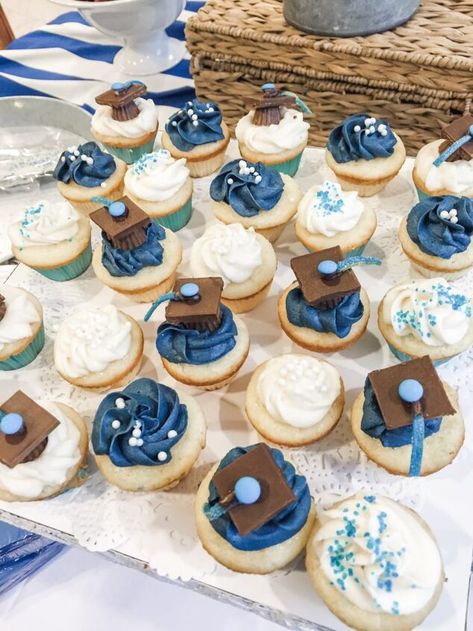 Graduation Cap Cupcakes | Foodtalk Blue White Graduation Party Ideas, Graduation Party Blue And White, Graduation Party Ideas Blue, Graduation Cupcakes 2023, Graduation Cupcake Ideas, Blue And White Graduation Party Ideas, Graduation Party Blue, Byu Graduation, Graduate Ideas