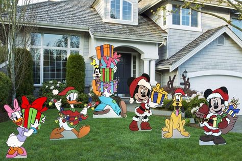 Disney Christmas Wooden Signs, Mickey Christmas Yard Art, Disney Christmas Yard Display, Disney Christmas Yard Signs, Christmas Yard Art Wooden Patterns Disney, Disney Christmas Window, Halloween Yard Art, Mickey Mouse Decorations, Disney Garden