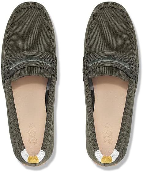 These loafers are great flexibility and softness. They can be bend and curled in 360 degrees, foldable and adjust your movement, easy to carry in your bag. Driving Loafers, Ladies Shoes, Slip Ons, You Bag, Moccasins, Boat Shoes, Bend, Penny, Loafers