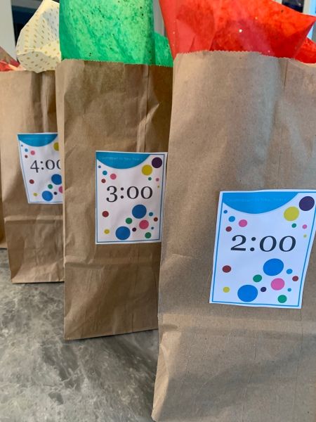 New Year’s Countdown Goodie Bags | New Years Bags For Kids, New Years Eve Hour Bags For Kids, New Year’s Eve Countdown Bags For Kids, Nye Kids, Kids Nye, New Years Eve Countdown, New Year's Eve Countdown, Kids New Years Eve, Confetti Poppers