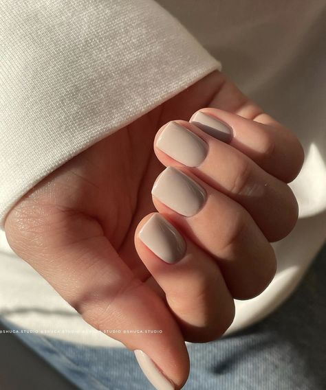 Neutral Manicure, Trendy Nude Nails, Gelish Nail Colours, Zebra Print Nails, Nails Short Square, April Nails, Short Fake Nails, Press On Nails Short, Nude Nail