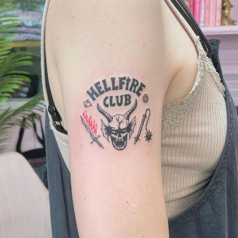 Tattoo Queen, Stranger Things Tattoo, Tattoo Design For Hand, Club Tattoo, Movie Tattoos, Hellfire Club, Half Sleeve Tattoos For Guys, Doodle Tattoo, Spooky Tattoos