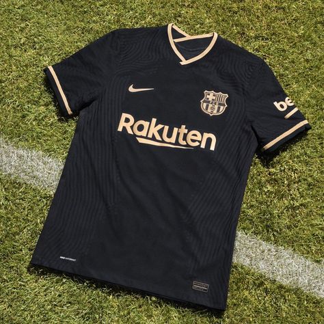 Best Colour Combos, Barcelona Shirt, Barcelona Football, Classic Football Shirts, Black Kit, Colour Combos, Nike Football, Football Outfits, Soccer Shirts