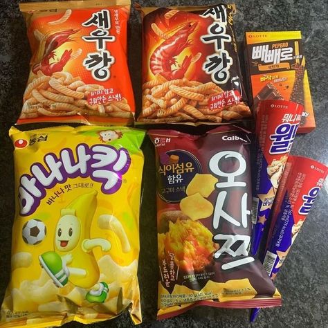 Korean Chips, Chips Aesthetic, Korean Snacks, Organized Kitchen, Asian Snacks, Cute Snacks, Always Hungry, Food Style, Snack Cake