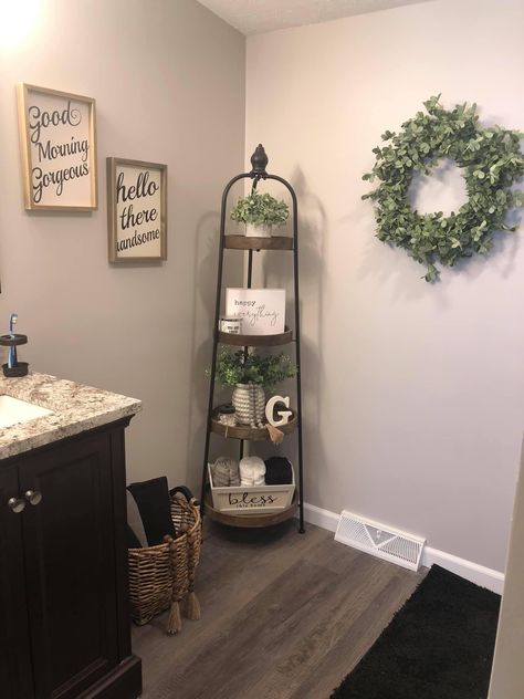 Farmhouse Hobby Lobby Decorating Ideas, Long Bathroom Wall Decor Ideas, Restroom Wall Decor Ideas, Hobby Lobby Bedroom Decor Ideas, Hobby Lobby Bathroom Decor Ideas, Bathroom Corner Decor, Hobby Lobby Wall Decor Ideas, Bedroom Decor Ideas Cozy, Hobby Lobby Bathroom Decor