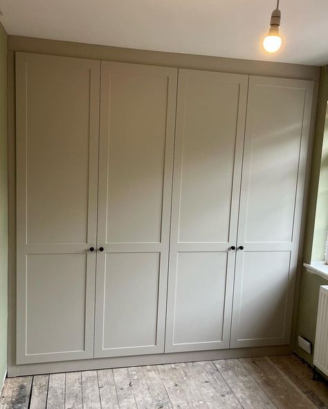 Hashtag #wardrobe en Instagram • Fotos y vídeos Deep Wardrobe Ideas, Shaker Style Wardrobe, Cupboard Wardrobe Ideas, Deep Wardrobe, Shaker Closet Doors, Shaker Wardrobes, Shaker Wardrobe Doors, Shaker Wardrobe, Cupboard Wardrobe