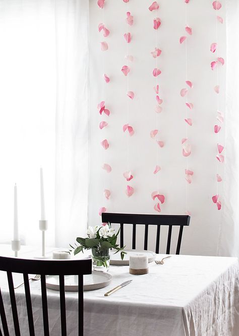 DIY Rose Petal Garland Backdrop Rose Petal Crafts, Valentines Day Ideas For Him, Valentines Day Ideas, Diy Valentine's Day Decorations, Diy Rose, Garland Backdrops, Asian Homes, Diy Roses, Asian Home Decor