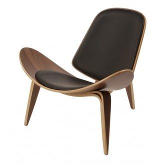 Hans Wagner Hans Wegner Shell Chair, Famous Chair, Chair Design Wooden, Shell Chair, Hans Wegner, Wing Chair, Wooden Chair, Chairs For Sale, A Chair