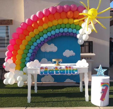 Rainbow Themed Birthday Party Backdrops, Rainbow Balloon Backdrop, Baby Reveal Cakes, Rainbow Balloon Arch, Silver Party Decorations, Rainbow Themed Birthday Party, Wiggles Birthday, Rainbow Party Decorations, Simple Birthday Party