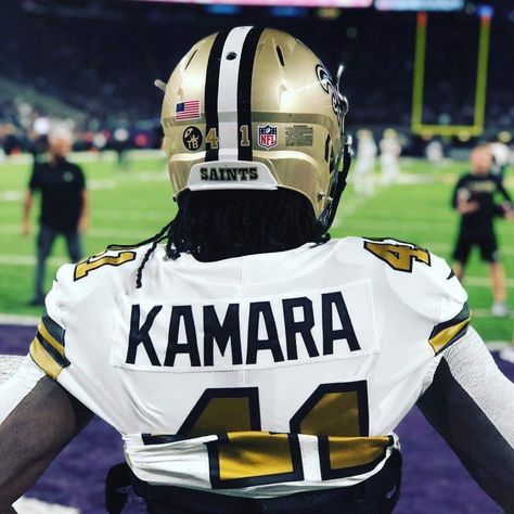 Saints Aesthetic, Football Swag, Nfl Uniforms, Alvin Kamara, New Orleans Saints Logo, Nfl Saints, Nfl Football Art, New Orleans Saints Football, Girls Football