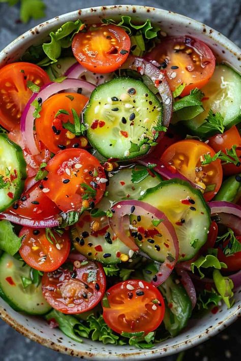 Green Veg Side Dishes, Light Veggie Sides, Best Veggie Salads, Healthy Salad Meals, Lettuce And Cucumber Salad, Sometimes You Just Have To Eat A Whole Cucumber, Very Healthy Meals, Soups And Salads, Colorful Vegetables Dishes