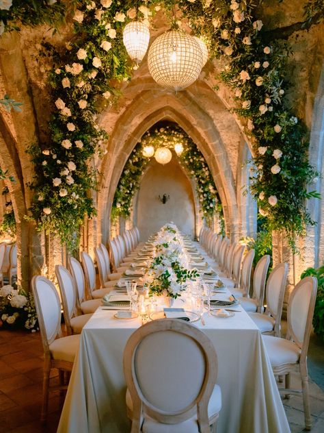 An Opulent + Elegant Cliffside Villa Wedding on the Amalfi Coast Wedding Lighting Ideas, Villa Cimbrone, Ravello Italy, Fall Wedding Color Palette, Amalfi Coast Wedding, Dream Wedding Decorations, Wedding Lighting, Wedding Dress Boutiques, Villa Wedding