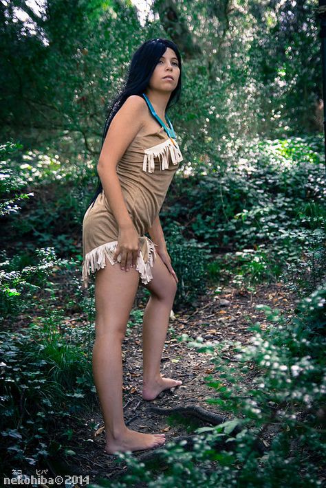 Pocahontas, Cosplayer: http://mery-jane.deviantart.com/ Pocahontas Cosplay, American Indian Girl, Native American Pictures, Princess Cosplay, American Beauty, Cosplay Outfits, Native American Indians, Pocahontas, American Girl