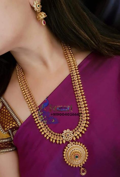 Long Chain For Saree, Simple Haaram Designs Gold, Gold Necklace Indian Bridal Jewelry Long, Gold Aaram Design, Aaram Gold Designs, Gold Necklace Indian Bridal Jewelry Wedding, Gold Long Necklace Indian Bridal, Jimiki Kammal Design, Long Gold Necklace Indian