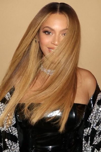 Rihanna Blonde Hair, Beyonce Blonde Hair, Beyonce Hair Color, Rihanna Blonde, Beyonce Real Hair, Beyonce Wig, Flo Milli, Beyonce Blonde, Beyonce Hair